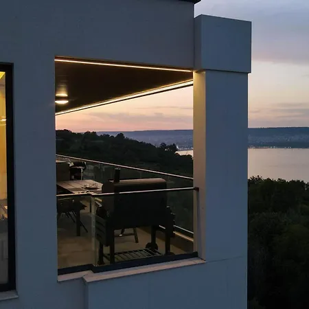 Апартаменты Vip Sea View
